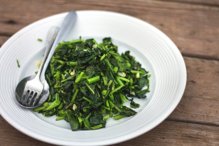 Flash-Fried Broccoli Greens with Garlic and Tallow – Nourishing Days