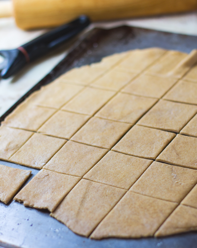 crackers-cut
